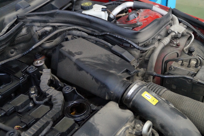 Замена воздушного фильтра Мерседес