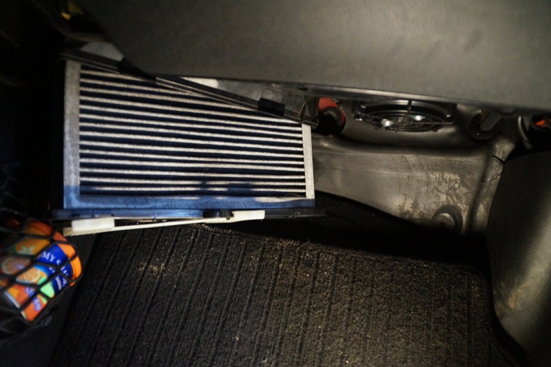 Демонтаж салонного фильтра